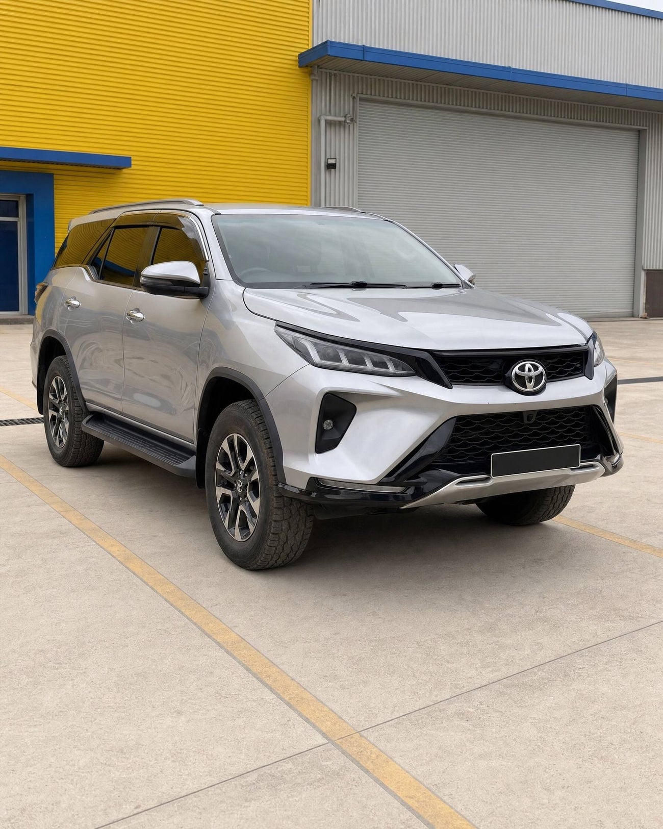 Toyota Fortuner Facelift 2025 2.8 D-4D 7 places — vue du véhicule 1