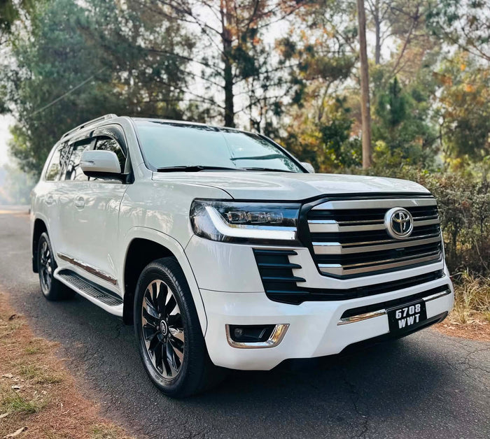 Toyota Land Cruiser LC200 Restylé LC300 - vue avant trois-quarts