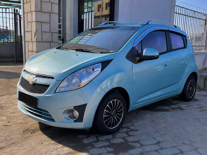 Chevrolet Spark 4 bleu