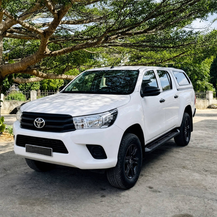 Toyota Hilux Revo 2024 4x4 diesel avec Canopy Carryboy — vue du véhicule 1